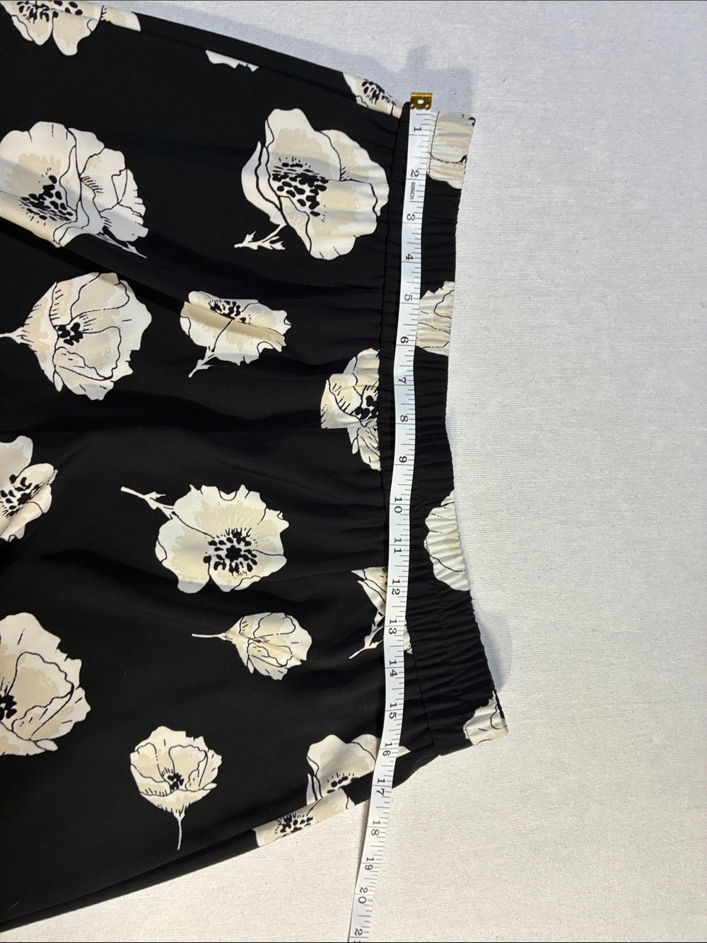 Girls' Black Floral Wide-Leg Pants - Picture 12 of 14